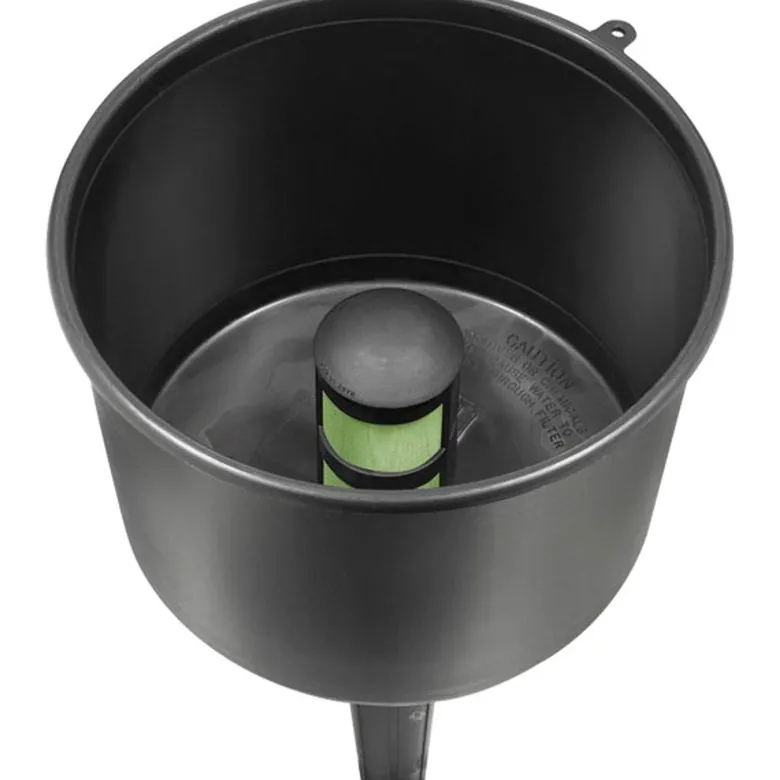 Tratt med inbyggt smuts & vatten filter 19 L/MIN