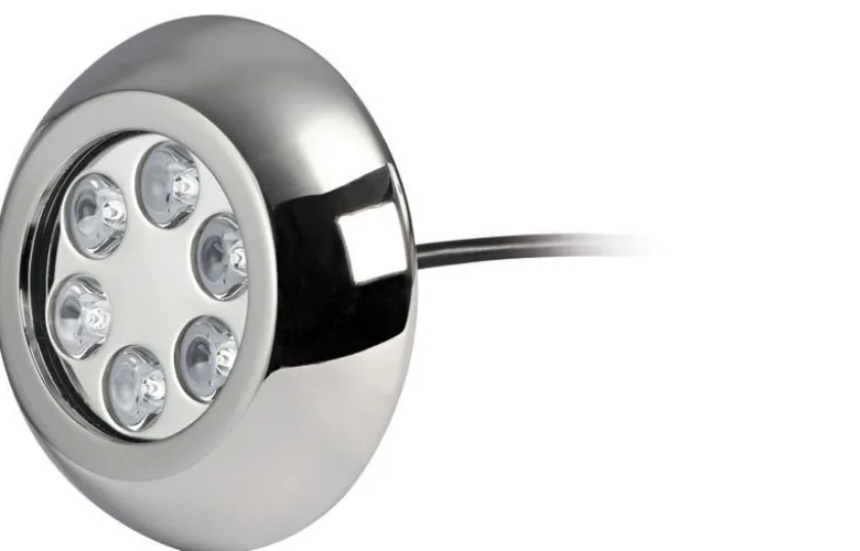 Undervattenslampa med 6x3W RGBW LEDs och skruvar